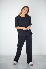 Loose-fitting top