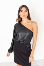 One-shoulder top
